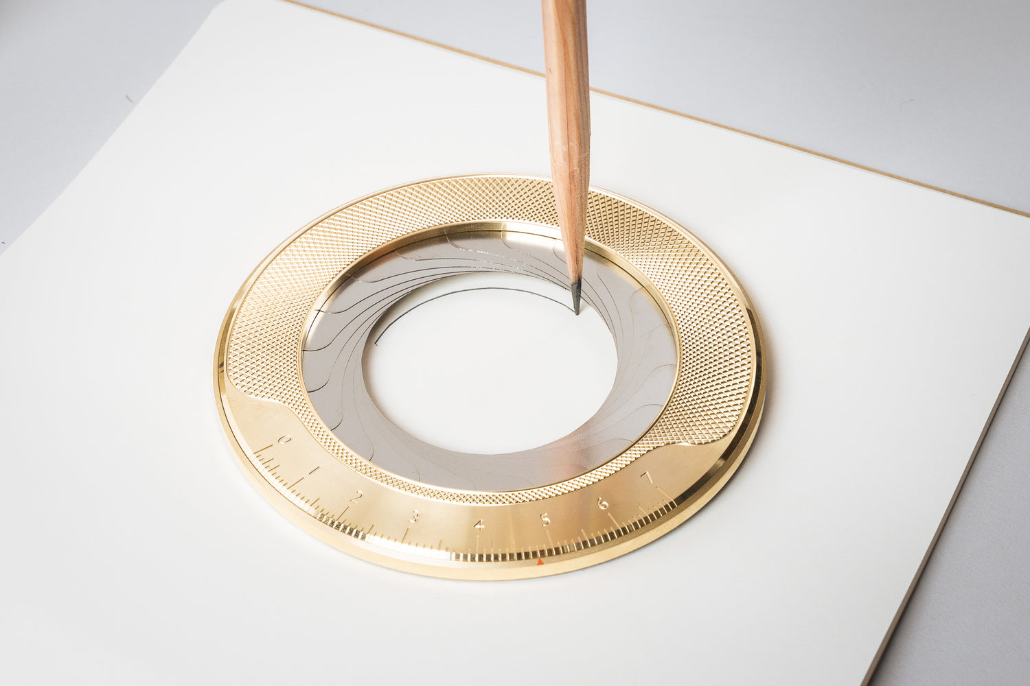 Makers Cabinet Brass & Steel Aperture Drawing Compass - Iris – Gladfellow